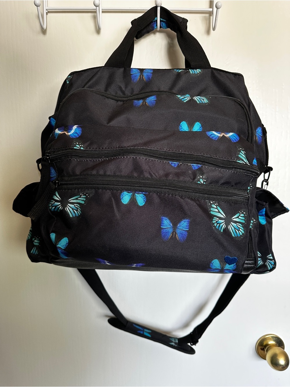 Large nursing/doctor bag with multiple large pockets and durable design